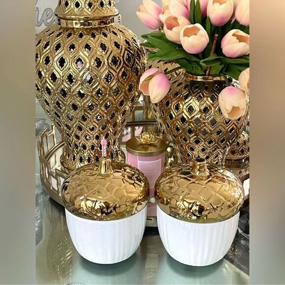 New Elegant Acorn Shaped Cookie Jar - Picture 7 of 12